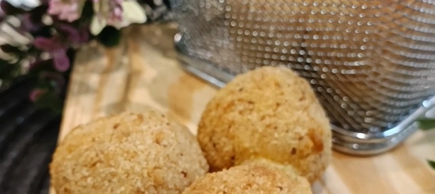 CROQUETAS DE POLLO Y JAMÓN