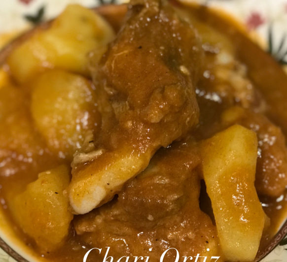 Patatas guisadas con costillas abobadas
